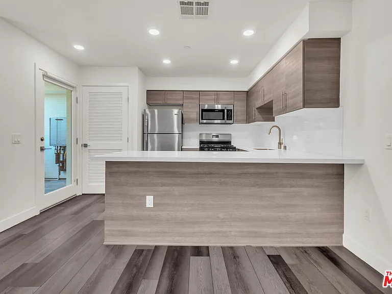 3667 Mentone Ave #4 — Photo 8