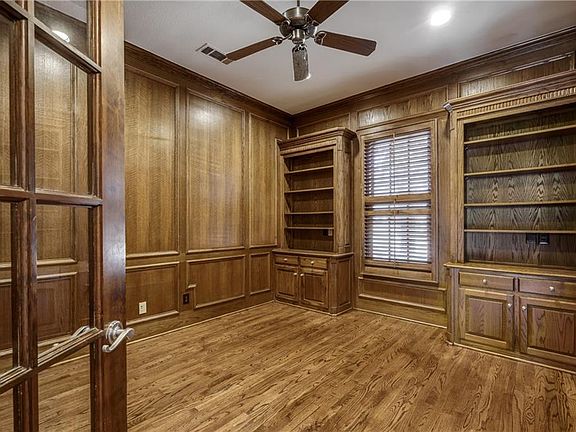 5th image of 5808 Garrett Dr