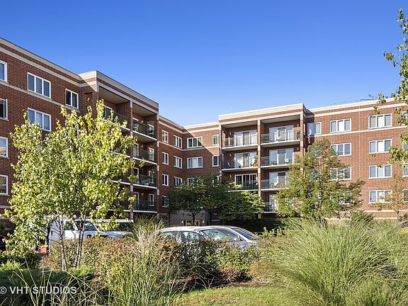 2nd image of 5340 N Lowell Ave APT 502