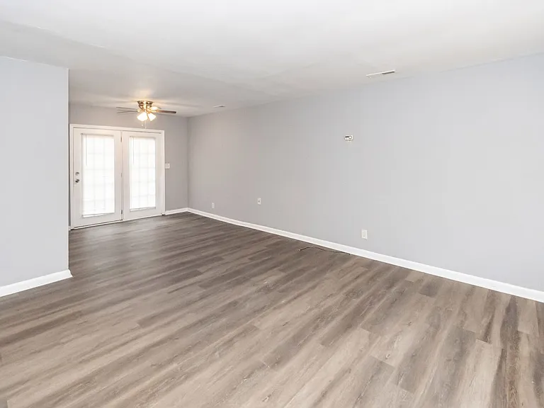 2914 Charlene Dr — Photo 3