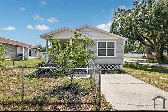 3801 Carroway St — Photo 2