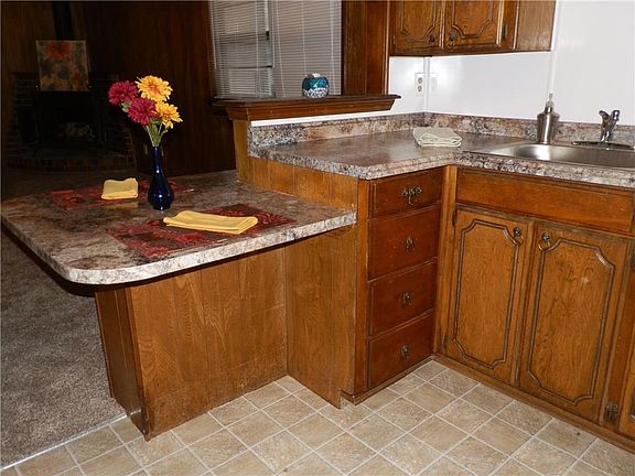5th image of 2405 SW 50th St