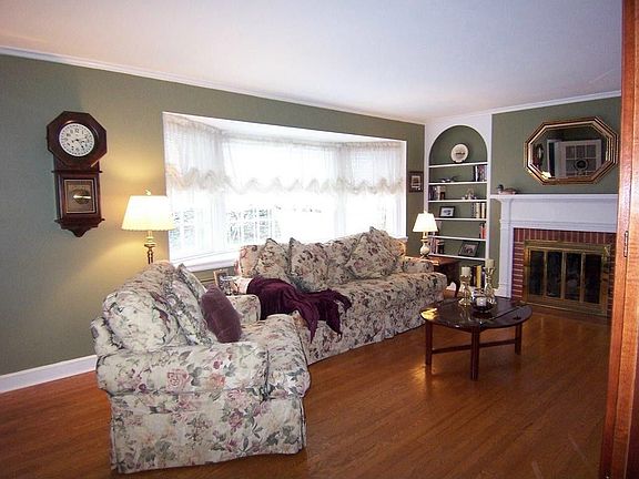 Living Rm w/Gas Fplc