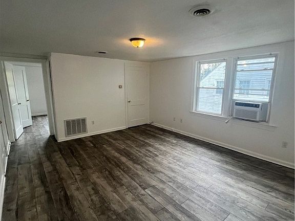 4th image of 134 S 12th Ave APT B