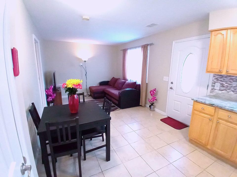 1st image of 11 Highland Ln