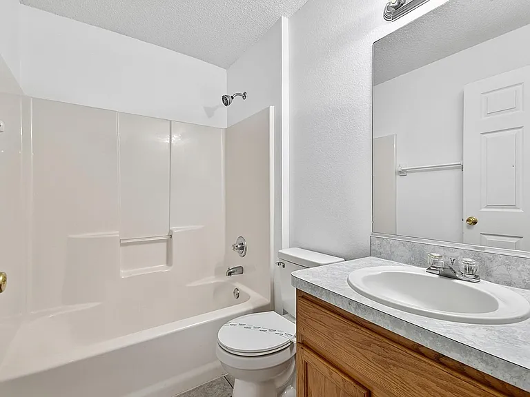 15 Renmont Ct — Photo 42