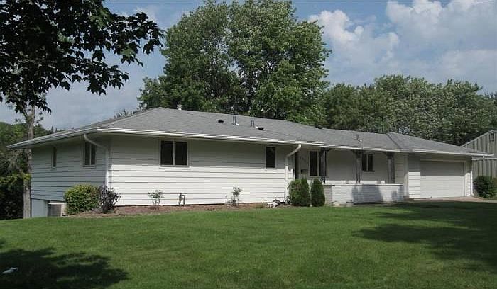 5520 Mirror Lakes Drive