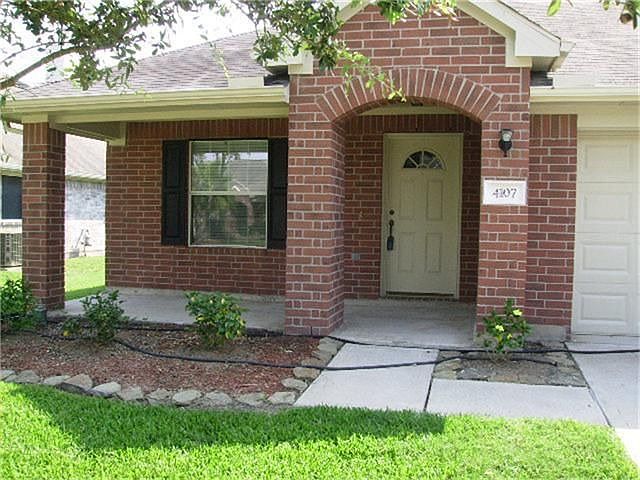 1st image of 4107 Merlet Dr