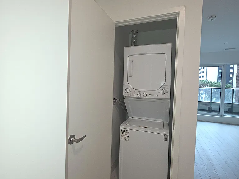4010 Eglinton Ave W #407 — Photo 10