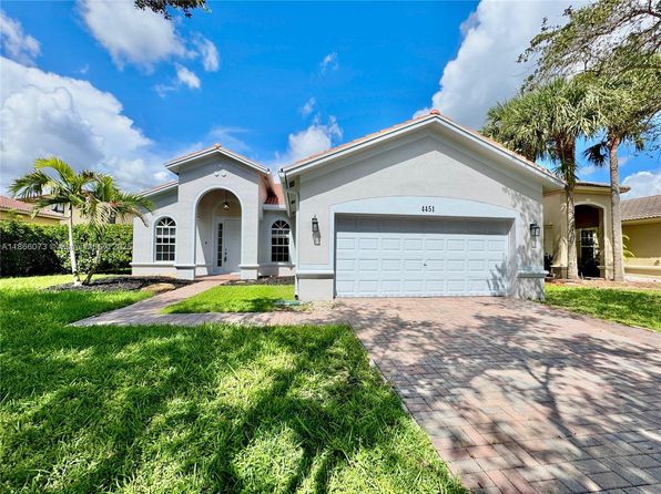 4451 Laurel Pl