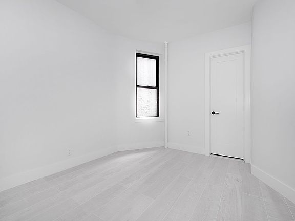 5th image of 423 E 77th St #5C