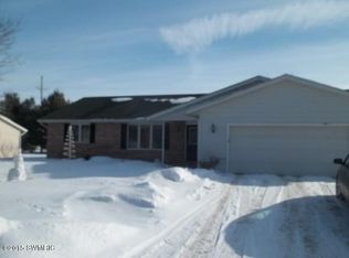 858 Maple Dr, Schoolcraft, MI 49087