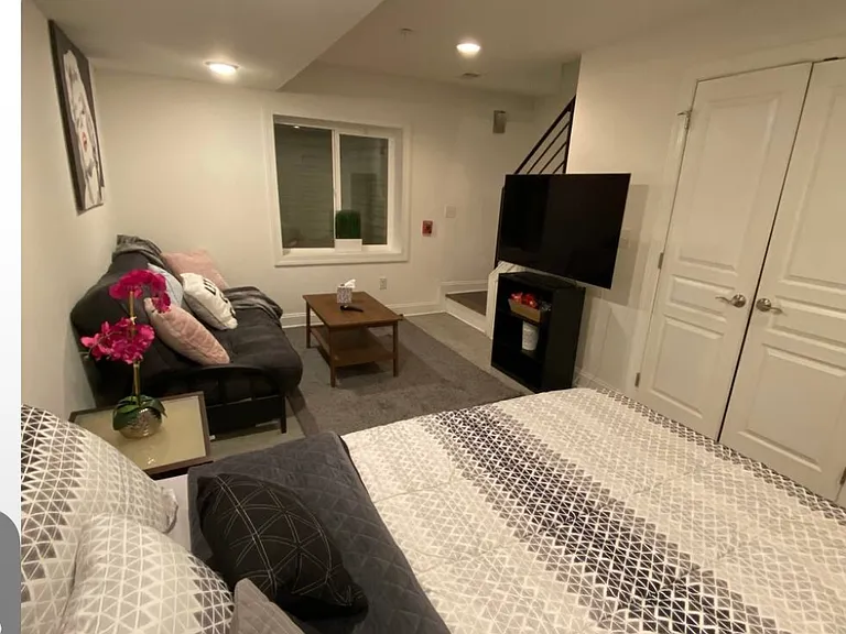 2570 Frankford Ave #1 — Photo 4