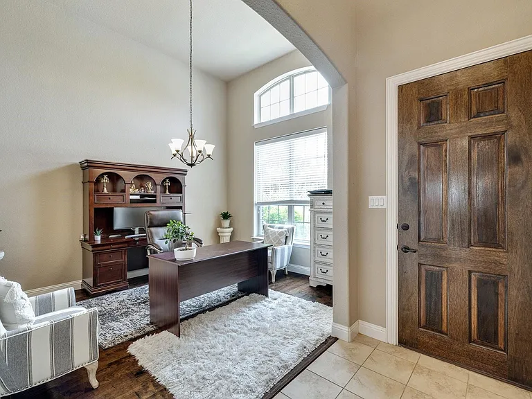 7148 Chelsea Dr — Photo 2