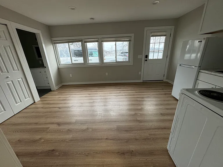 4069 Silver Lake Rd #B — Photo 12