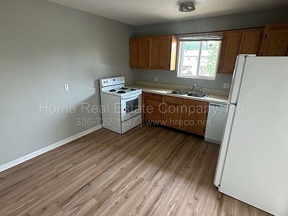 3rd image of 1004 Salisbury St #1-B