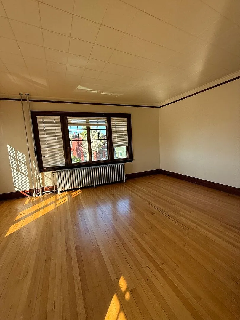 Virginia Apartments — Photo 4