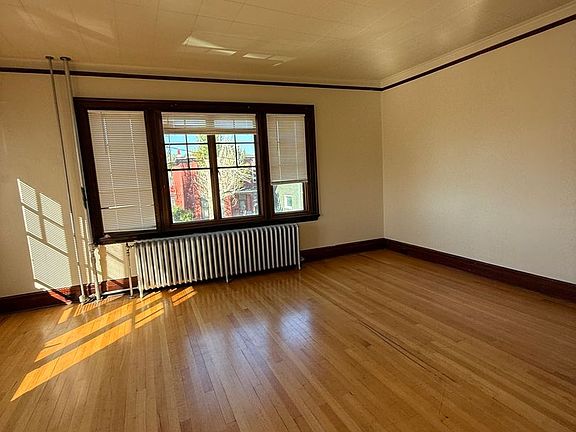 5th image of 230 S Washington St #304