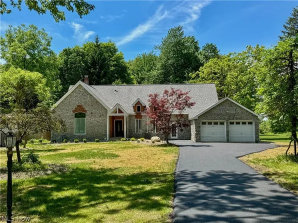 6666 Sodom Hutchings Rd, Girard, OH 44420