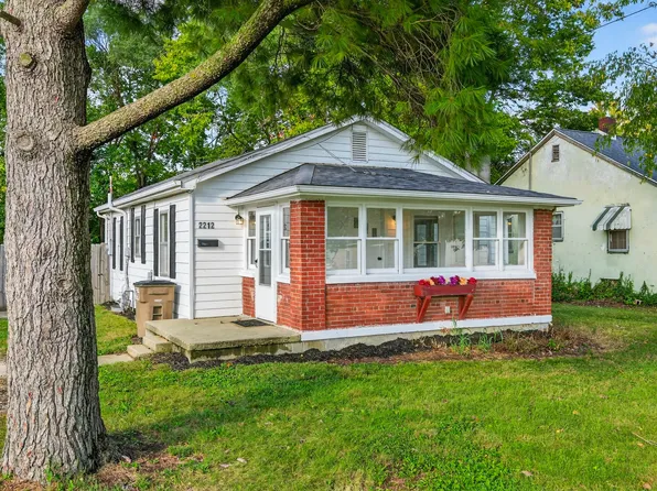 2212 Mapleton Ct, Columbus, IN 47201