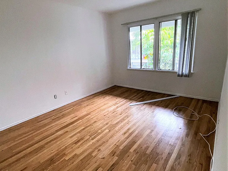 11653 Blix St #5 — Photo 12