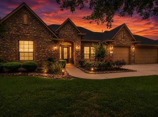 1100 Southern Oaks Dr, Angleton, TX 77515
