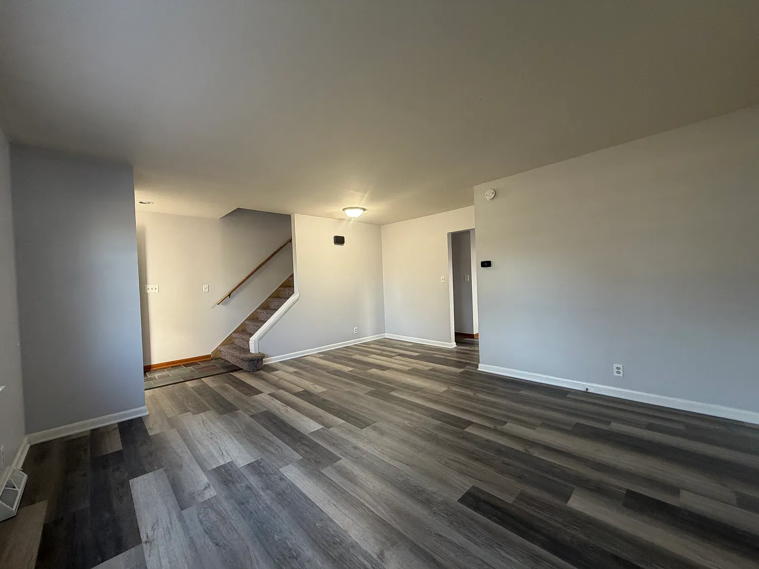 3 bed, 1.5 bath, 1135 sqft, $1,700 — Photo 3