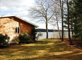 30 Fern Ln, Cumberland Foreside, ME 04110