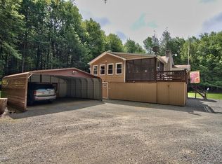 89 Fawn Rd, Hawley, PA 18428