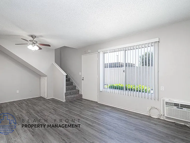 217 S. Knott Av — Photo 4