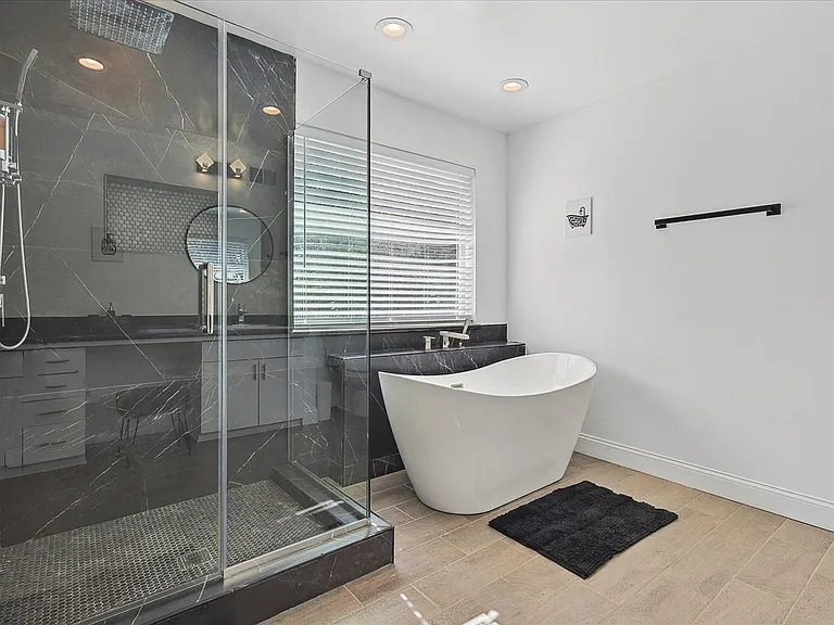 3608 Courtdale Dr — Photo 18