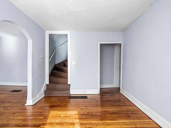 5th image of 8 S Greenwood Ave