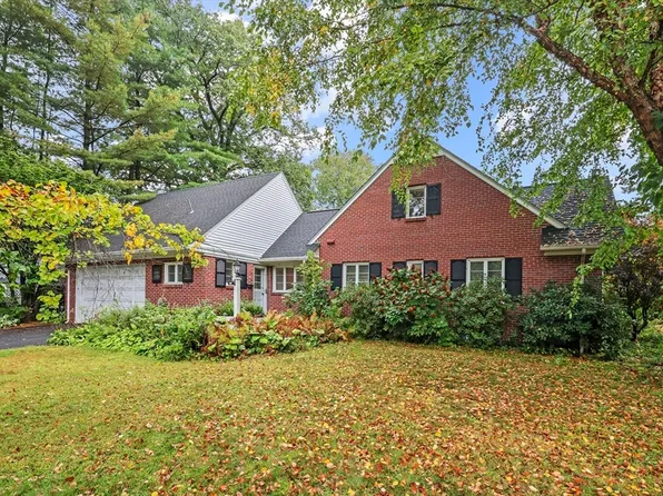 124 Tecumseh Dr, Longmeadow, MA 01106