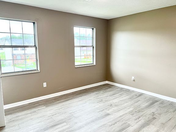 3rd image of 1420 Kingswood Way #1