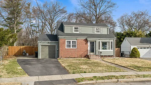 44 Schlosser Dr Photo 1