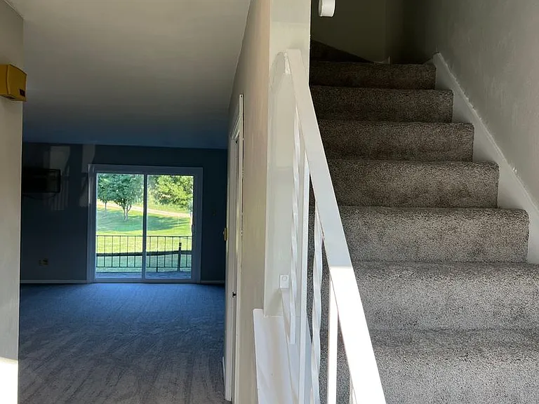 Slate Creek Apartments & Townhomes — Photo 38