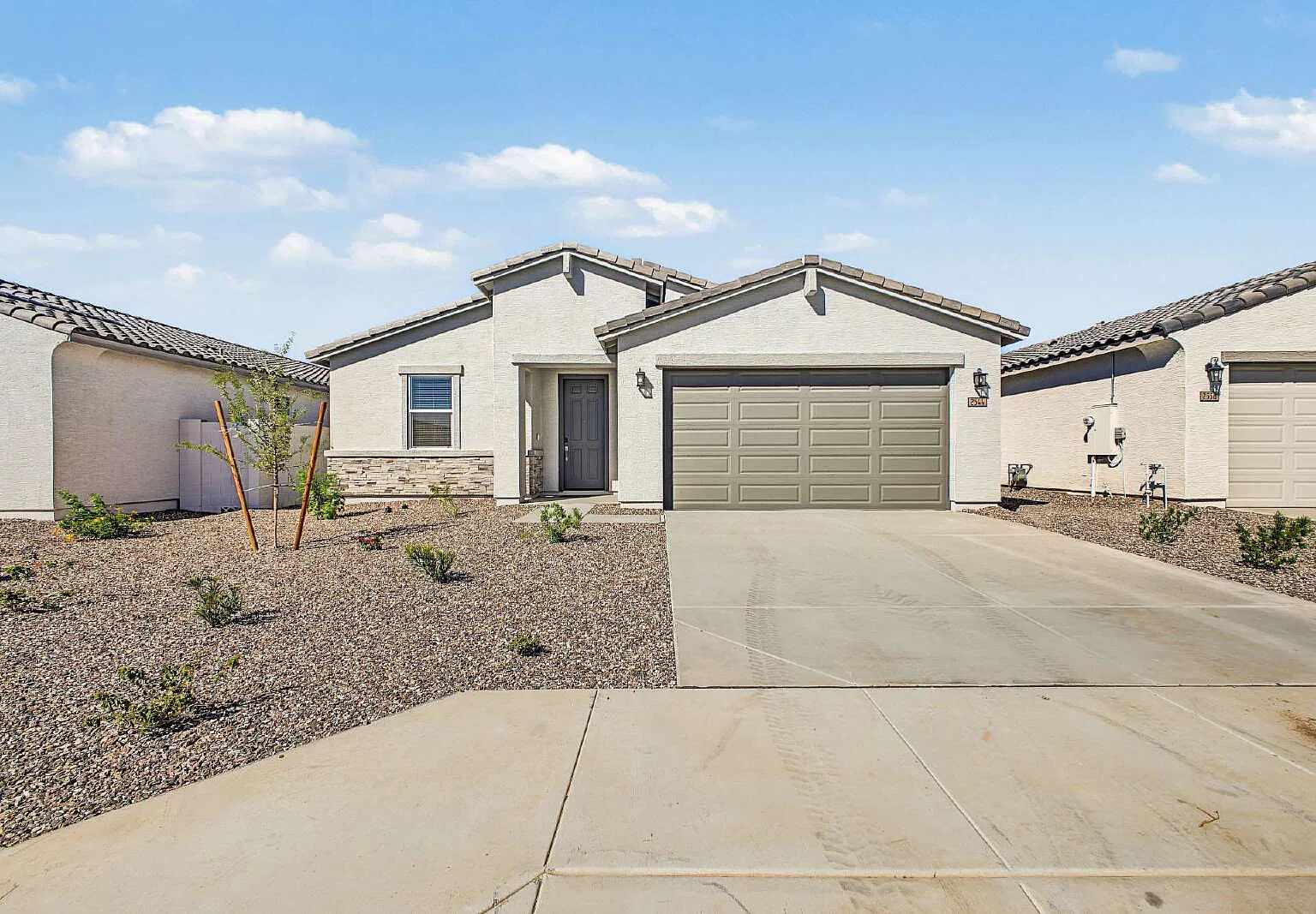 4 bed, 3.0 bath, 2151 sqft, $2,395 — Photo 2
