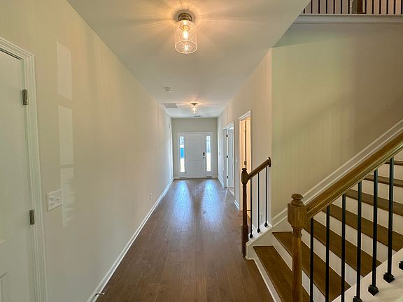3rd image of 883 Kilworth Circle #36