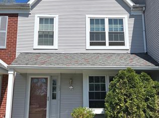 32 Victoria Dr, Aston, PA