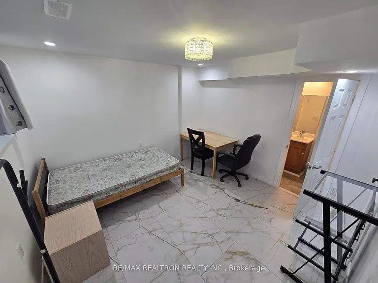 38 Collingsbrook Blvd #2 — Photo 6