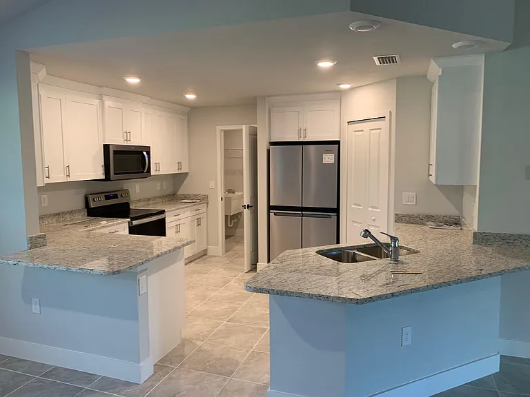 871 Garland St E — Photo 6