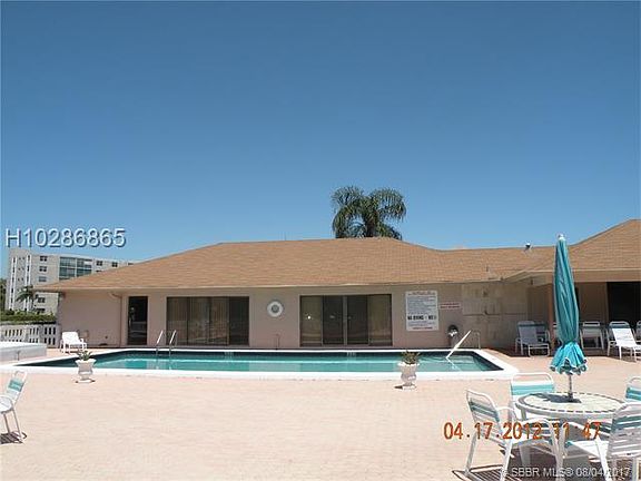 3rd image of 301 SE 3rd St APT 402