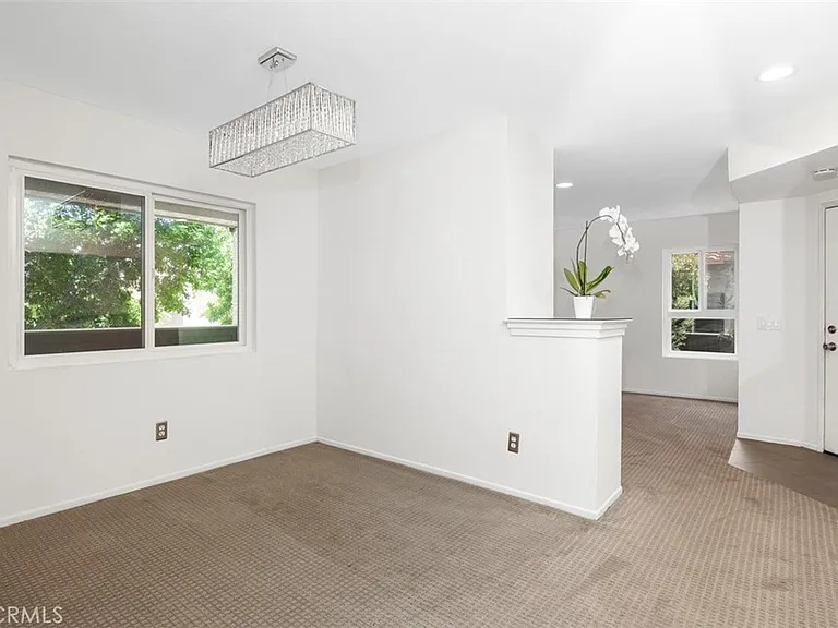 28 Corniche Dr #G — Photo 6