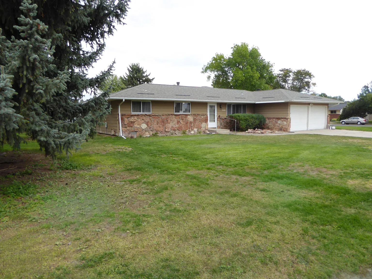 3 bed, 1264 sqft, $2,445 — Photo 3