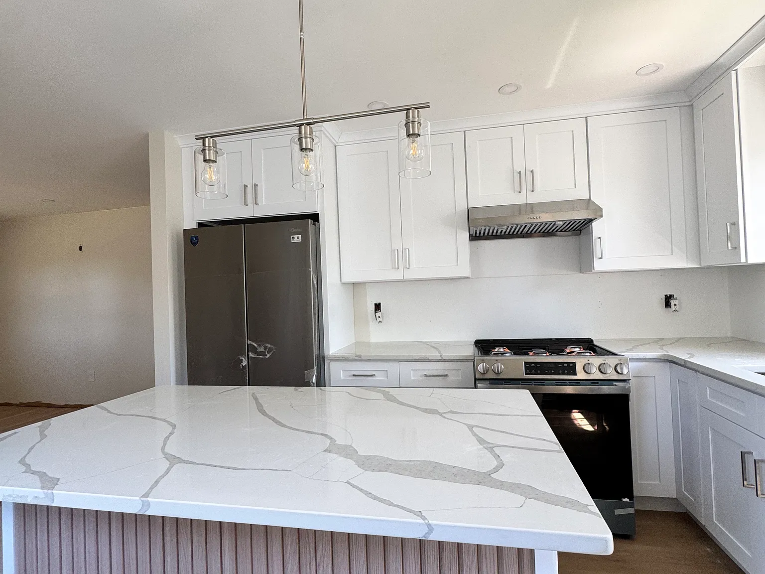 26 Jefferson Blvd — Photo 3