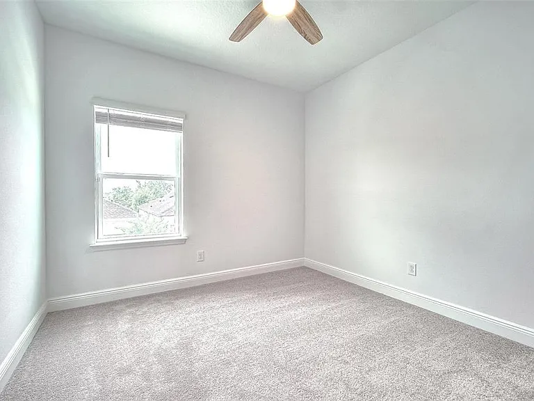 7035 Nemours Pkwy — Photo 24