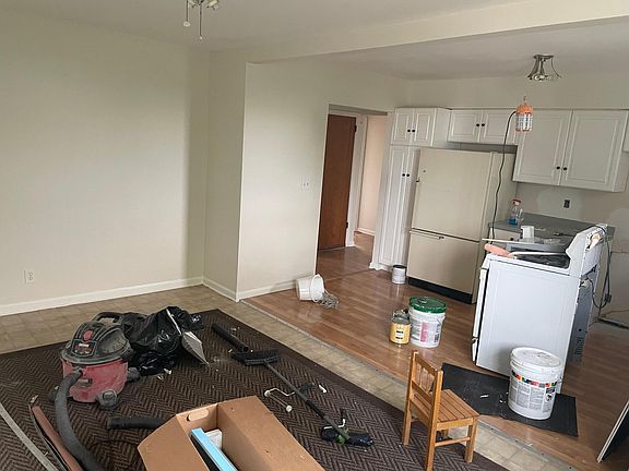 3rd image of 78 Portland Pl Floor 2