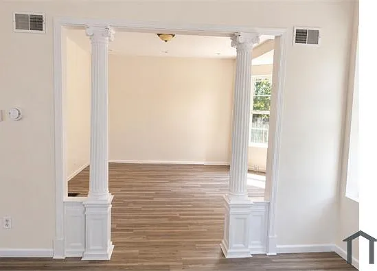 14 Parkland Pl — Photo 1
