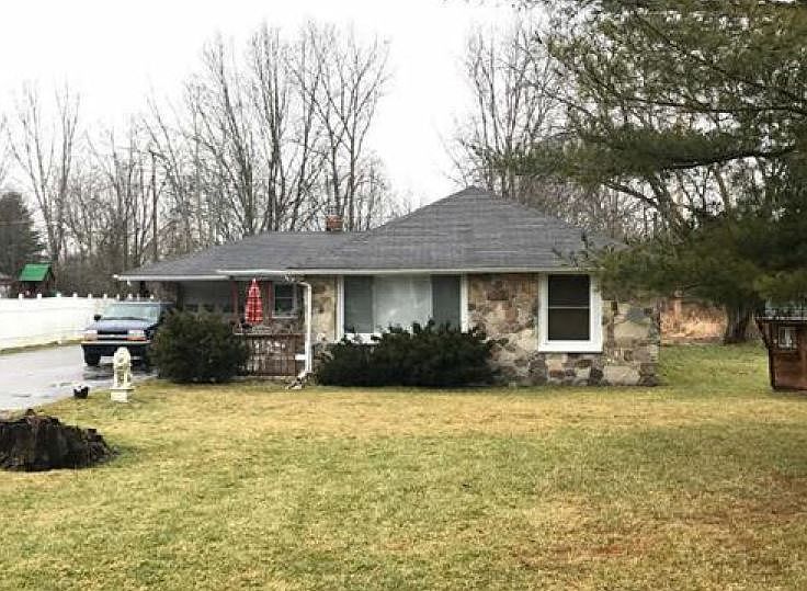 2nd image of 1653 Richman Rd