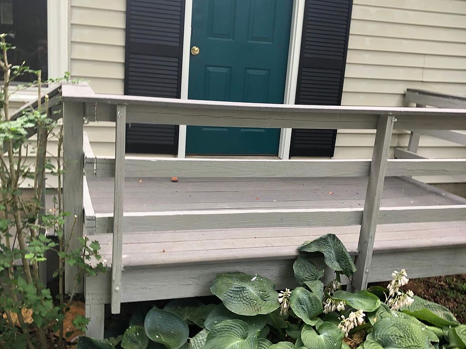 Front deck and entry